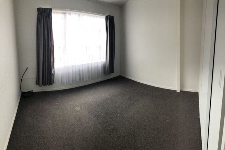 Photo of property in 133f1 Queens Drive, Lyall Bay, Wellington, 6022