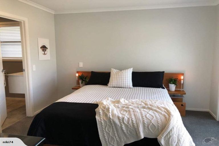 Photo of property in 16 Livingstone Drive, Papamoa Beach, Papamoa, 3118