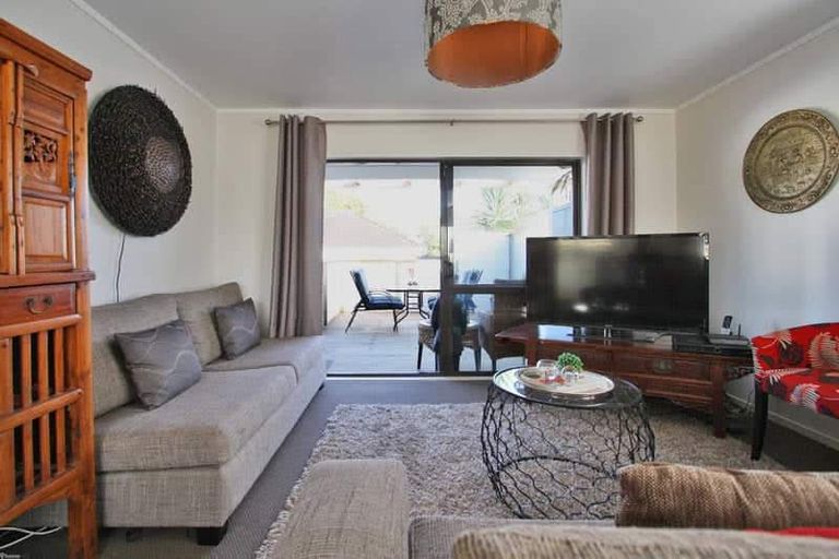 Photo of property in 34b Enderby Drive, Te Atatu Peninsula, Auckland, 0610