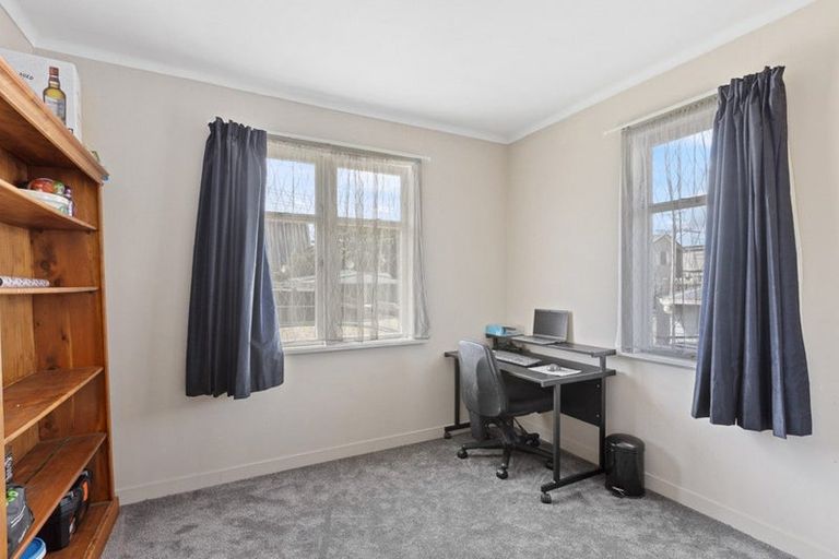 Photo of property in 102 Taikata Road, Te Atatu Peninsula, Auckland, 0610