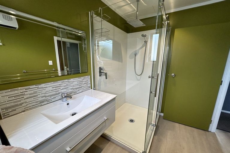 Photo of property in 13 Farwood Drive, Henderson, Auckland, 0612