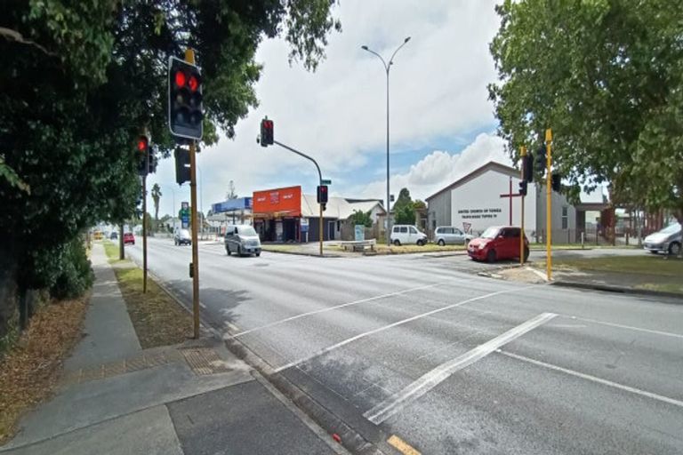 Photo of property in 2/265 Massey Road, Mangere East, Auckland, 2024