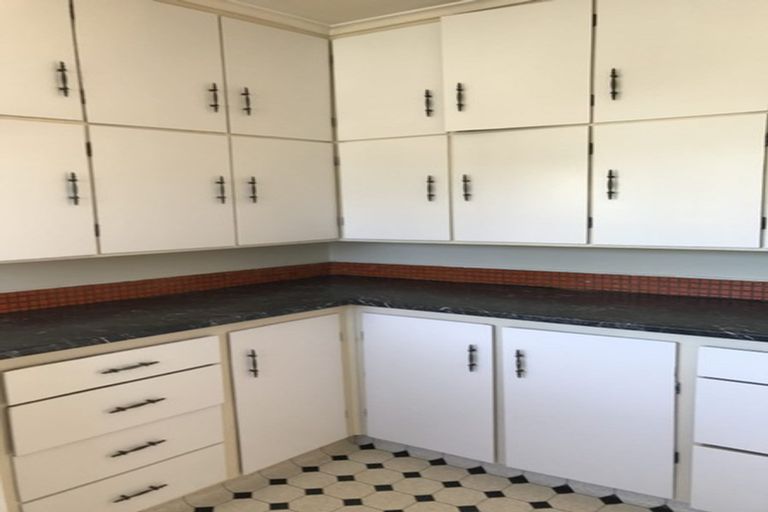 Photo of property in 24 Severn Street, Island Bay, Wellington, 6023