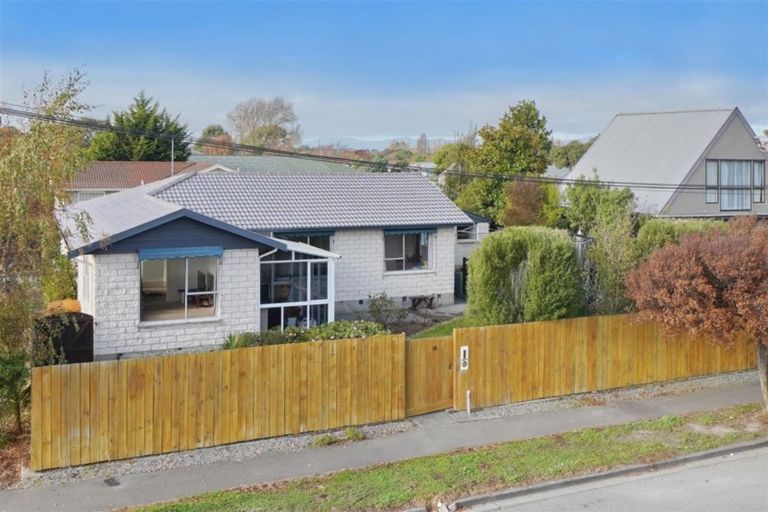 Photo of property in 15 Inwoods Road, Parklands, Christchurch, 8083