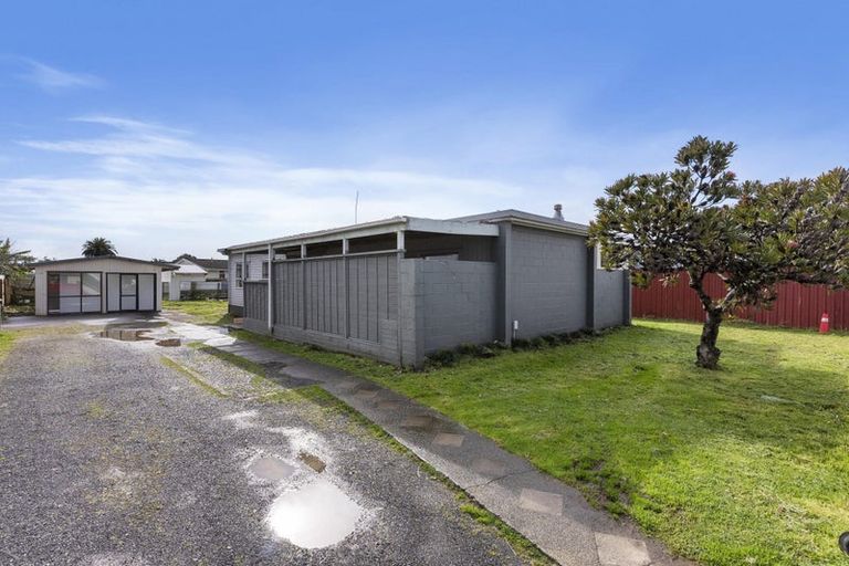 Photo of property in 32 Idlewild Avenue, Mangere, Auckland, 2022