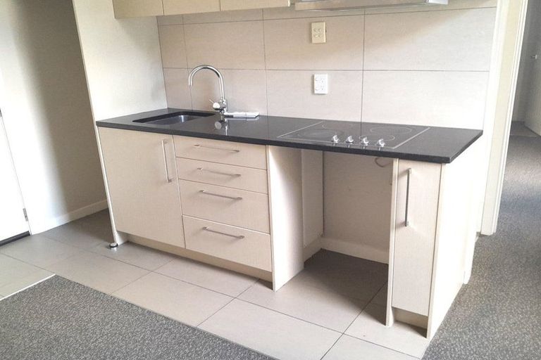 Photo of property in 8/5 Massey Avenue, Pukekohe, 2120