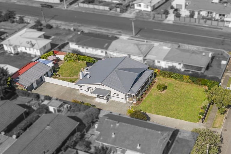 Photo of property in 56 Queenwood Road, Levin, 5510