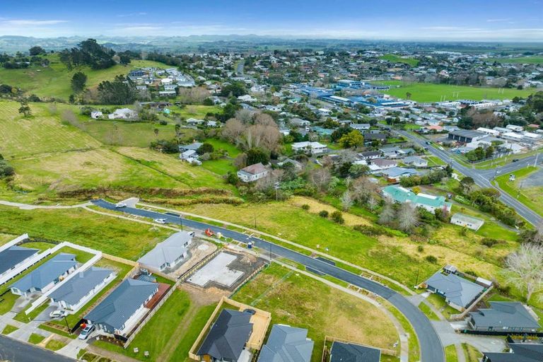 Photo of property in 15 Kanono Way, Helensville, 0800