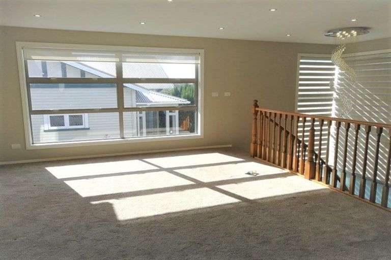 Photo of property in 18 Ramillies Place, Glenfield, Auckland, 0629