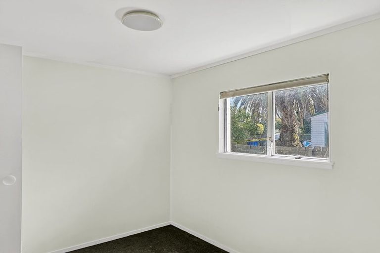 Photo of property in 15 Queen Mary Avenue, New Lynn, Auckland, 0600