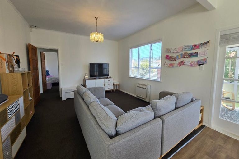 Photo of property in 64 Athlone Crescent, Avalon, Lower Hutt, 5011