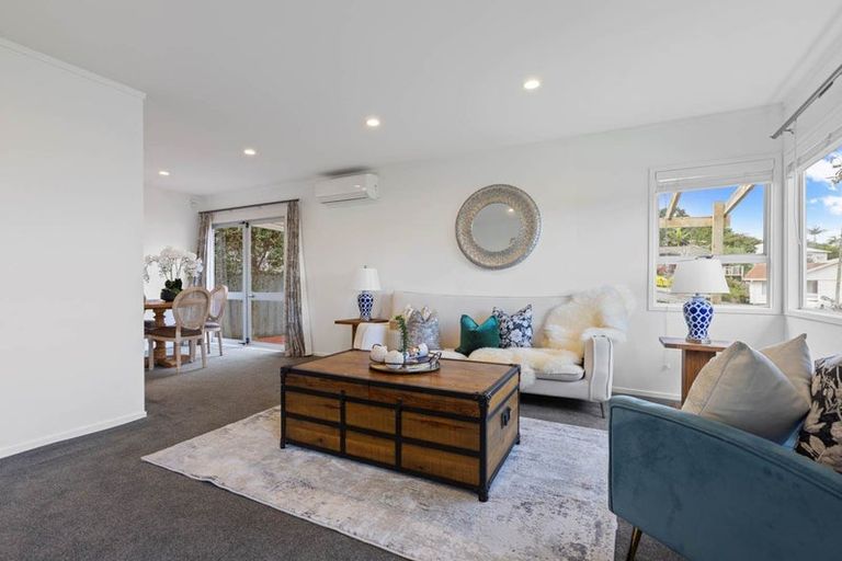 Photo of property in 82 West Harbour Drive, West Harbour, Auckland, 0618