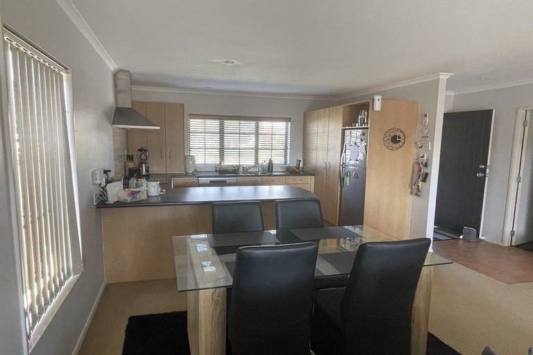 Photo of property in 28 Espalier Drive, Henderson, Auckland, 0612