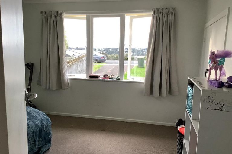 Photo of property in 18 Seaview Road, Glenfield, Auckland, 0629