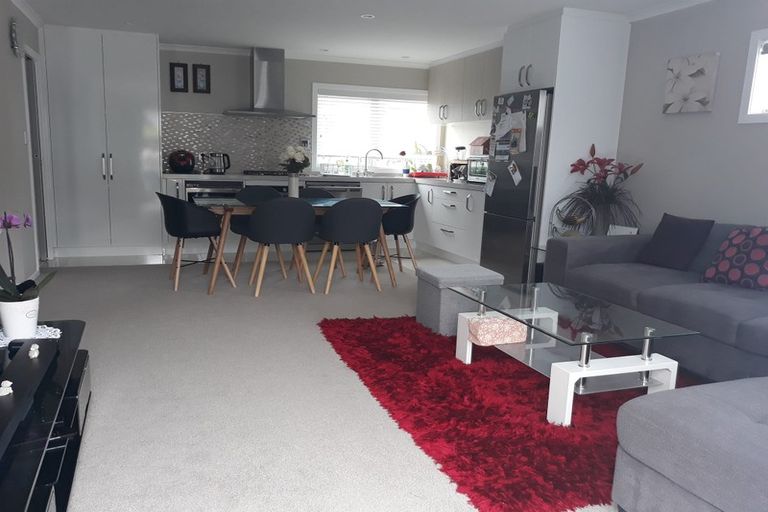 Photo of property in 113u2 Moorefield Road, Johnsonville, Wellington, 6037