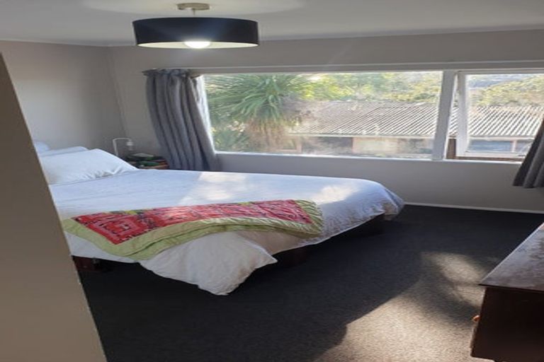 Photo of property in 1/22 Woodside Avenue, Northcote, Auckland, 0627