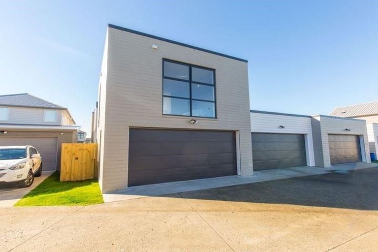 Photo of property in 14 Hakaro Way, Takanini, 2112