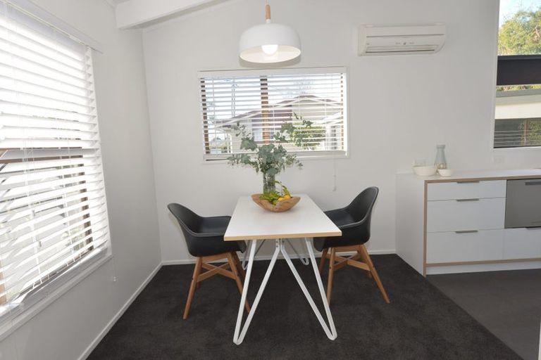 Photo of property in 11 Taupata Street, Redcliffs, Christchurch, 8081