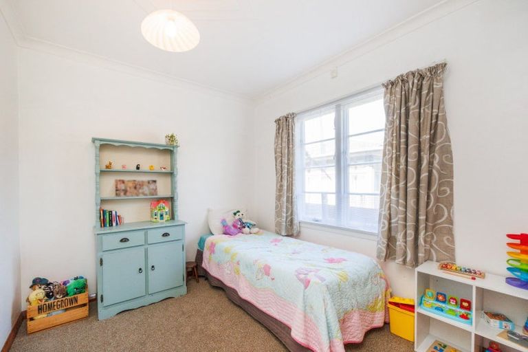 Photo of property in 236 Tremaine Avenue, Highbury, Palmerston North, 4412