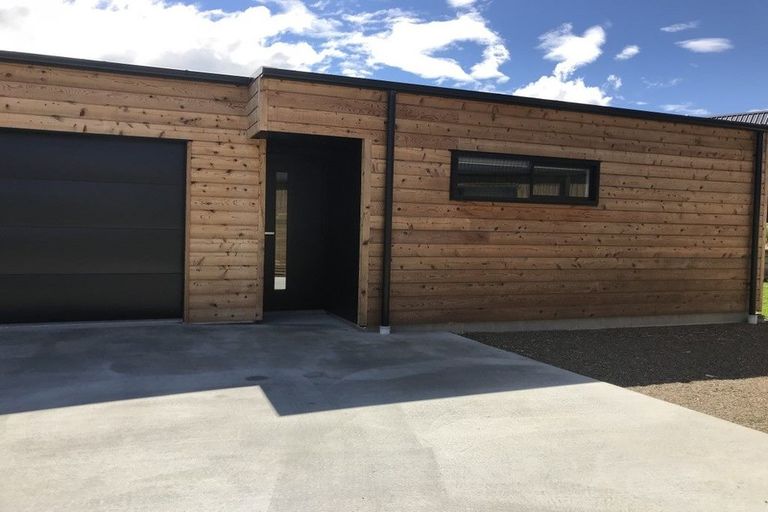 Photo of property in 8 Kahu Close, Wanaka, 9305