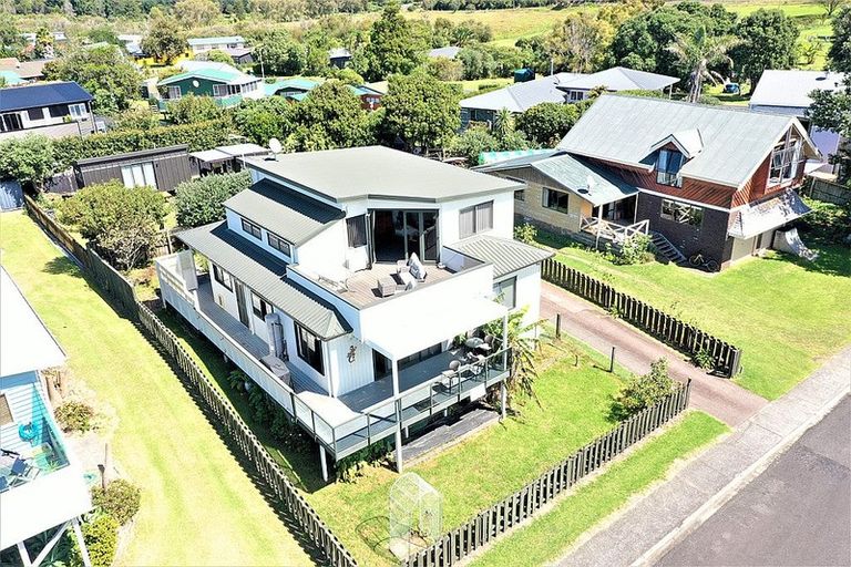 Photo of property in 4a Moray Place, Whiritoa, Whangamata, 3691
