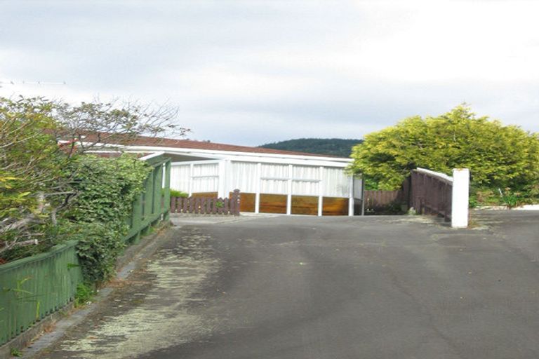Photo of property in 1/57 Sunbrae Drive, Silverstream, Upper Hutt, 5019