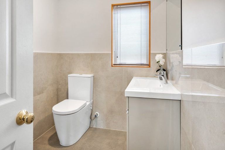 Photo of property in 1/16 Hattaway Avenue, Bucklands Beach, Auckland, 2012