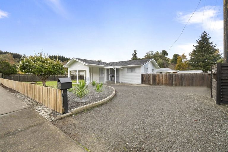 Photo of property in 30 Ongo Road, Hunterville, 4730