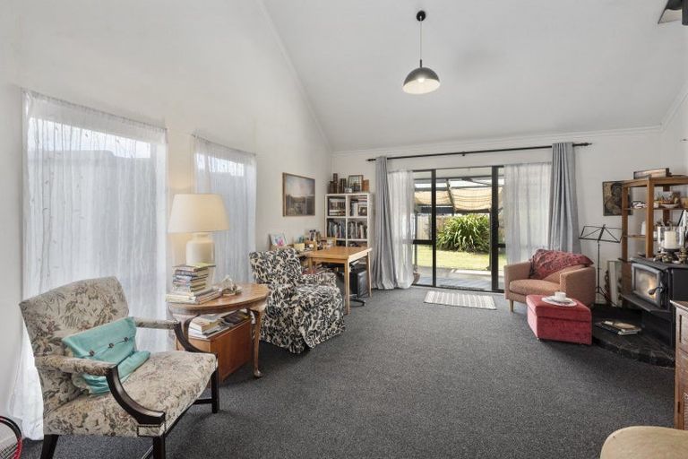 Photo of property in 29 Matthew Place, Kawaha Point, Rotorua, 3010