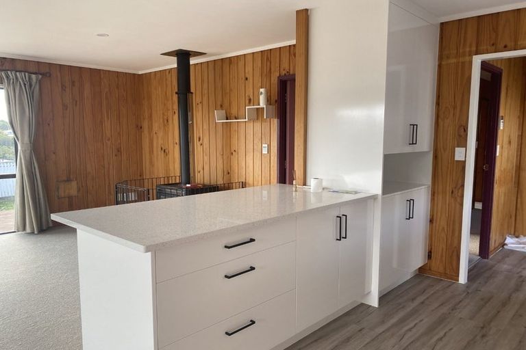 Photo of property in 42a Glanmire Road, Newlands, Wellington, 6037