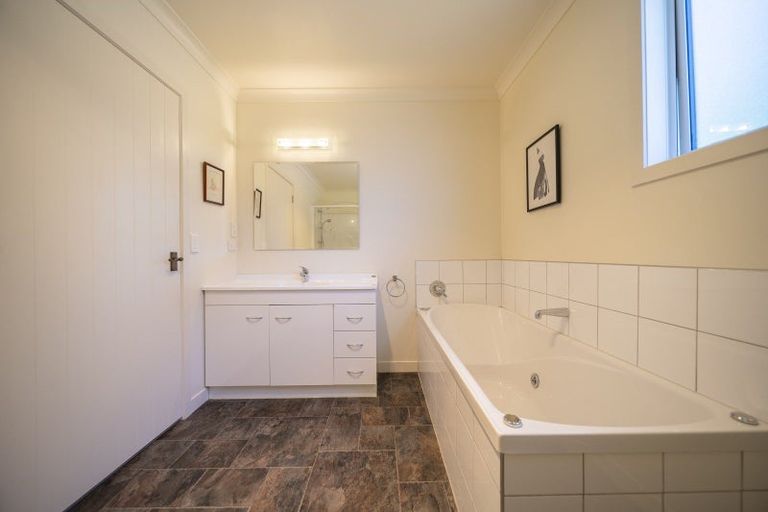 Photo of property in 1059 Hillside Manapouri Road, Manapouri, Te Anau, 9679