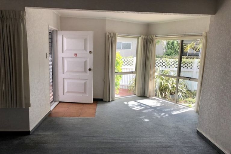 Photo of property in 3 Cambridge Terrace, Taradale, Napier, 4112