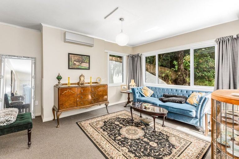Photo of property in 13b Kim Street, Khandallah, Wellington, 6035