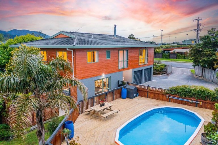 Photo of property in 191 Mazengarb Road, Paraparaumu, 5032