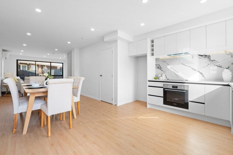 Photo of property in 8e Nedlands Place, Burswood, Auckland, 2013