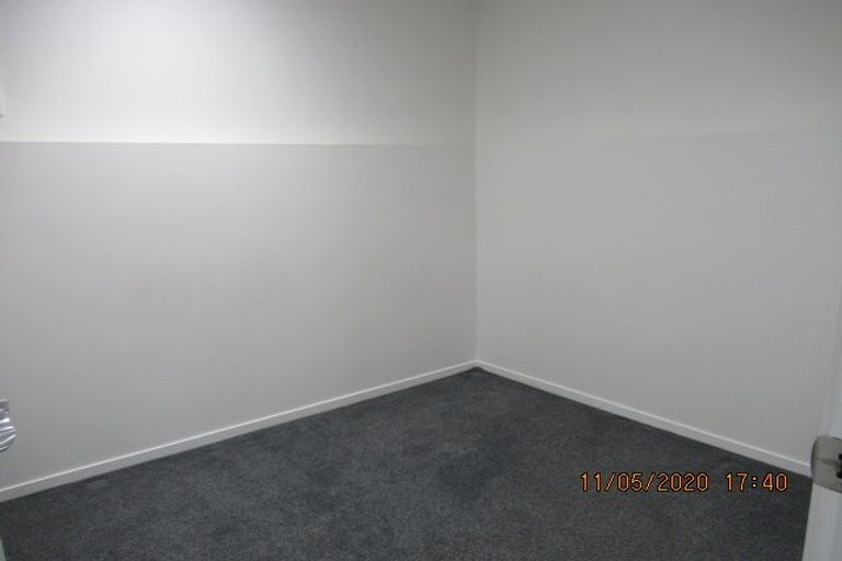 Photo of property in 5 Fernhaven Place, Massey, Auckland, 0614