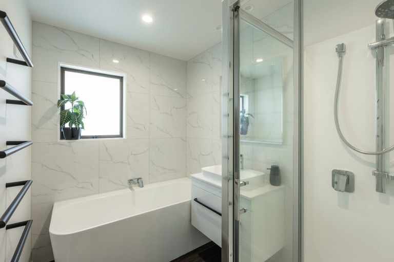 Photo of property in 18 Neeve Road, Taradale, Napier, 4112