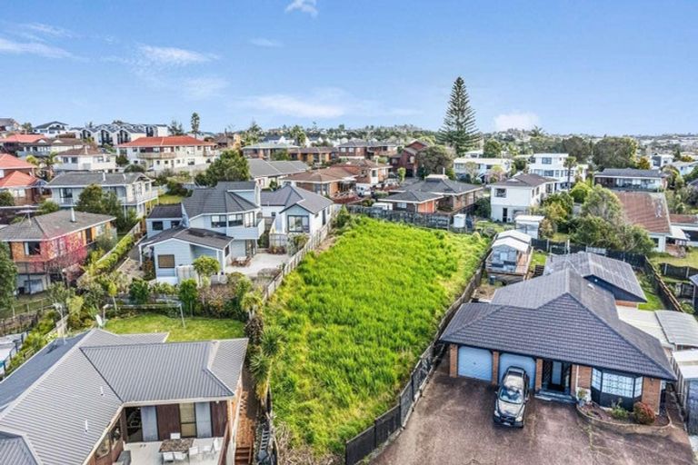 Photo of property in 10 Fernbird Place, Massey, Auckland, 0614