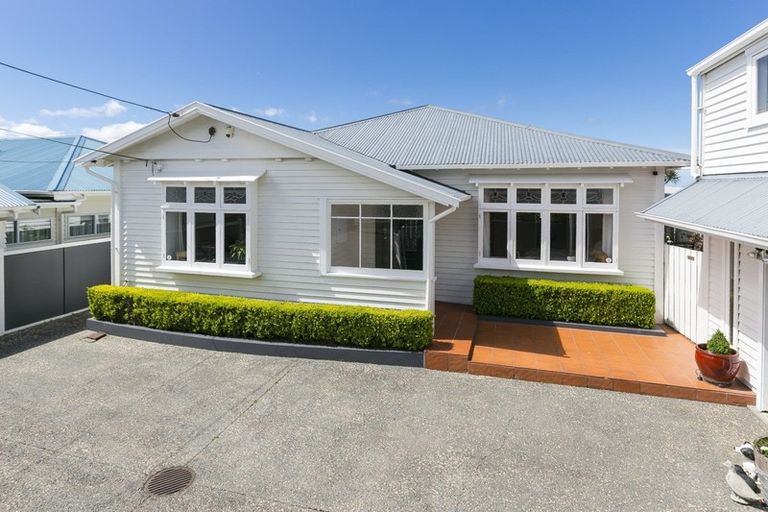 Photo of property in 6 Raumati Terrace, Khandallah, Wellington, 6035