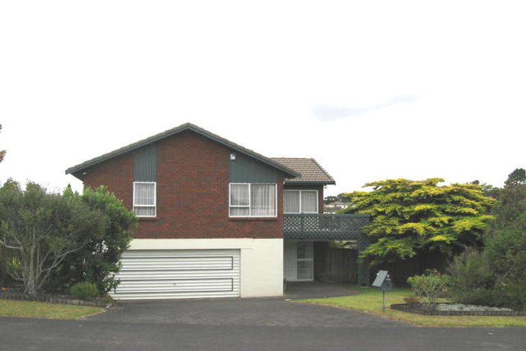 Photo of property in 25 Manutara Avenue, Forrest Hill, Auckland, 0620