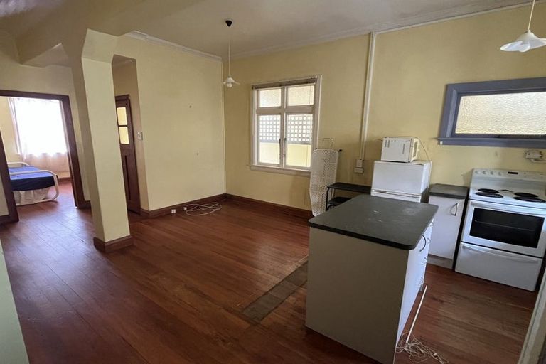 Photo of property in 6 Young Street, New Plymouth, 4310