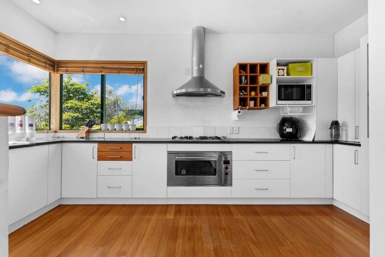 Photo of property in 44 Penguin Drive, Murrays Bay, Auckland, 0630