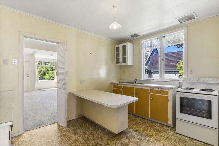 Photo of property in 42 Takutai Avenue, Half Moon Bay, Auckland, 2012