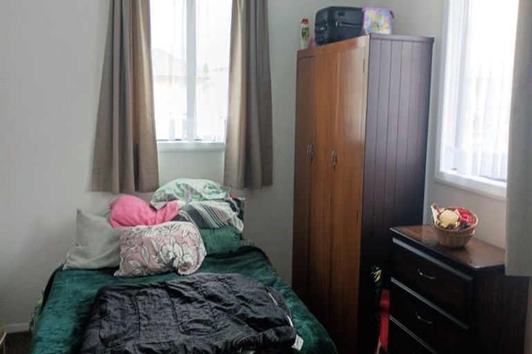 Photo of property in 13 Pakington Street, Westport, 7825