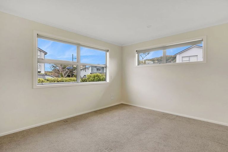 Photo of property in 1 Tieke Lane, Kenepuru, Porirua, 5022