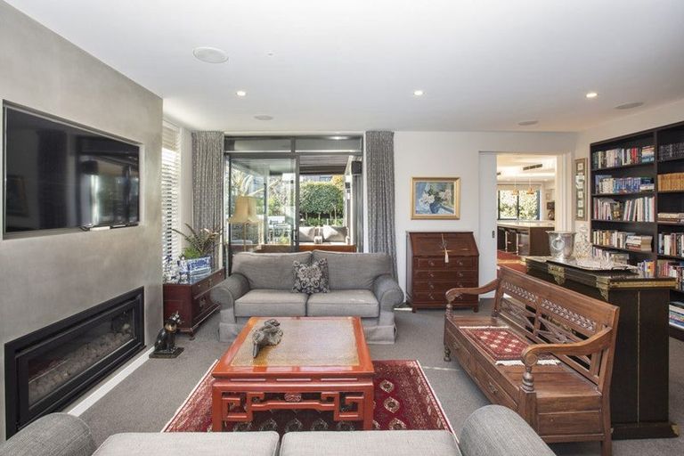 Photo of property in 28 Devonport Lane, St Albans, Christchurch, 8014