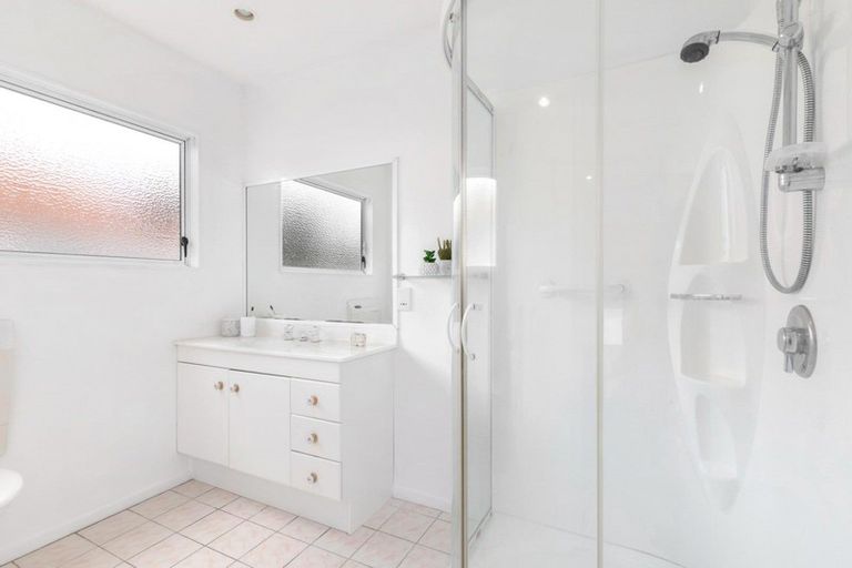 Photo of property in 8 Lakeside Villas, Whitby, Porirua, 5024