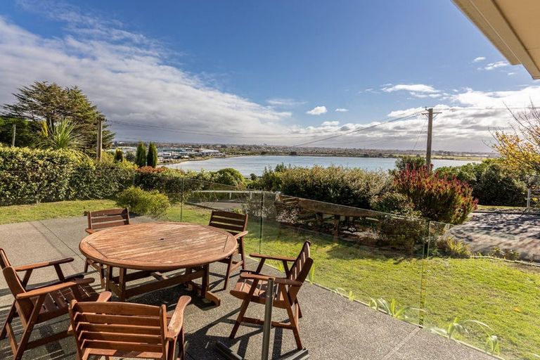 Photo of property in 18 Saint Andrews Hill Road, Mount Pleasant, Christchurch, 8081