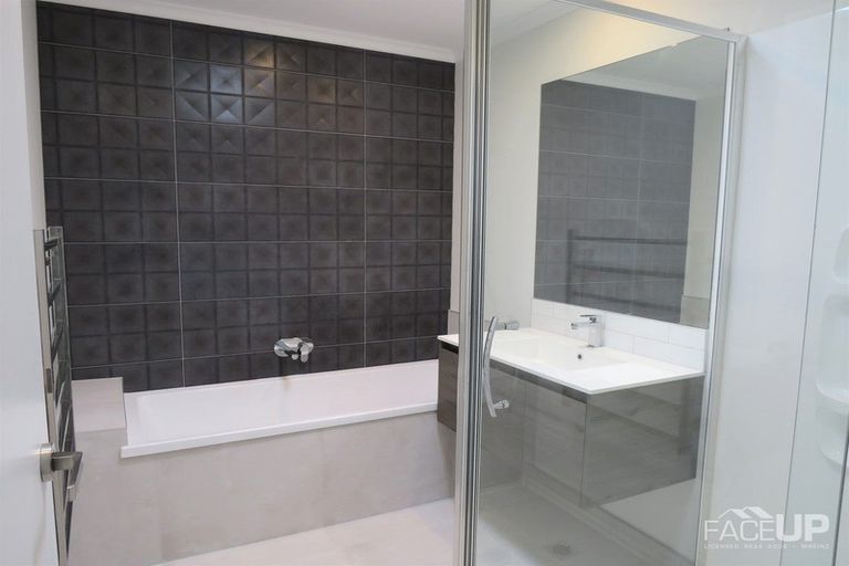 Photo of property in 20 Raranga Lane, Hobsonville, Auckland, 0616