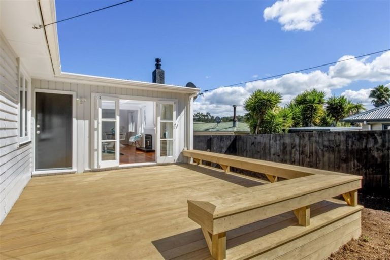 Photo of property in 68 Glen Road, Ranui, Auckland, 0612